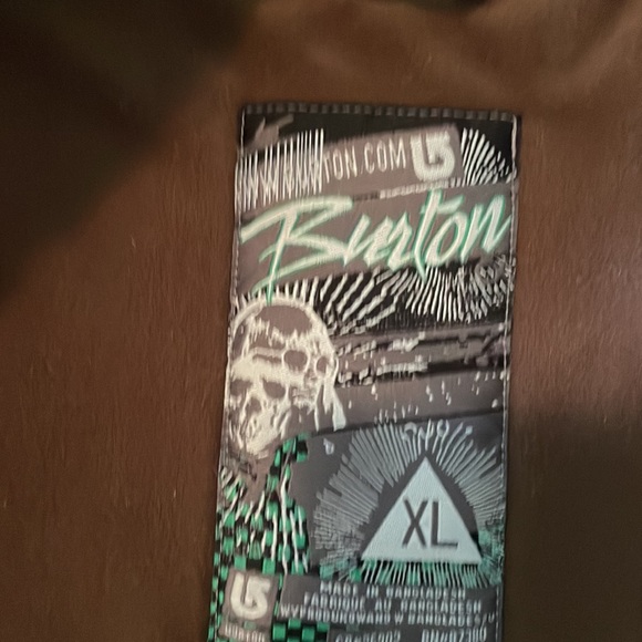 Boys Burton snowboarding jacket and pants - Picture 4 of 16